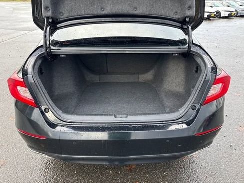 Used 2018 Honda Accord Touring image 16
