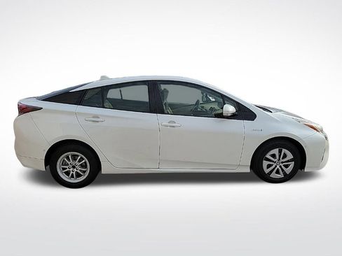 Used 2018 Toyota Prius Four image 6