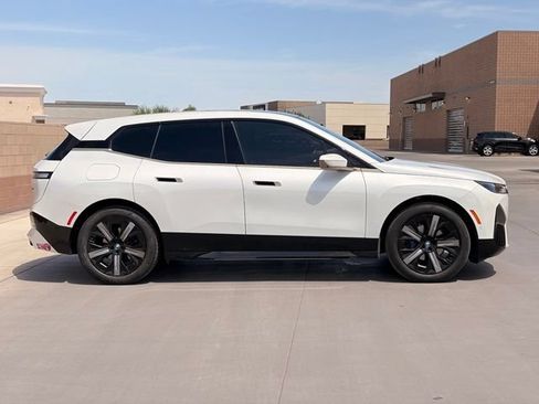 Used 2024 BMW iX xDrive50 w/ Premium Package AWD/4WD image 7