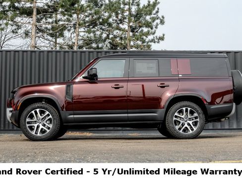 Used 2025 Land Rover Defender 130 S image 3