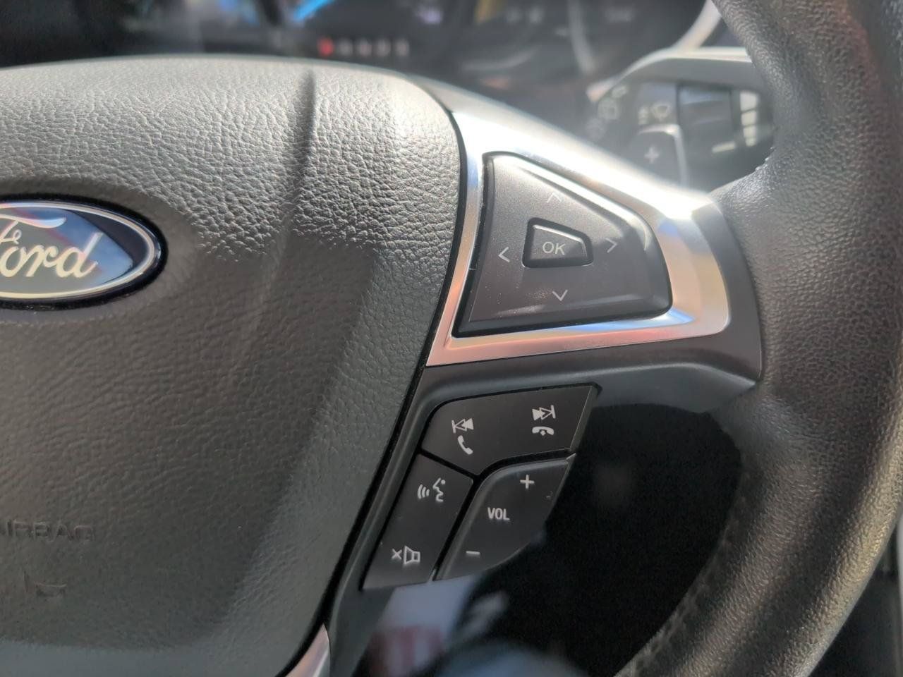 Used 2019 Ford Edge SEL w/ Equipment Group 201A AWD/4WD image 18
