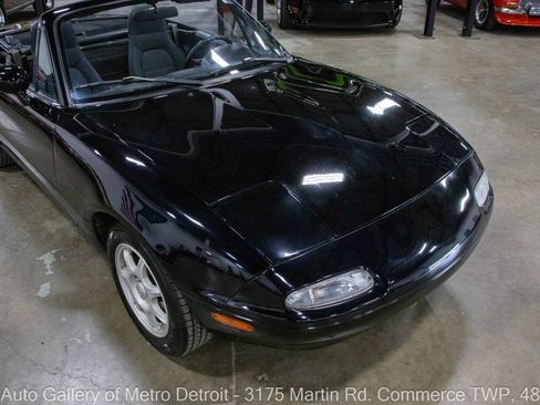 Used 1994 MAZDA MX-5 Miata RWD image 14