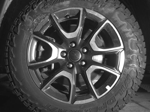 Used 2025 Jeep Compass Trailhawk image 12