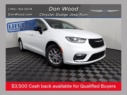 New 2026 Chrysler Pacifica Select