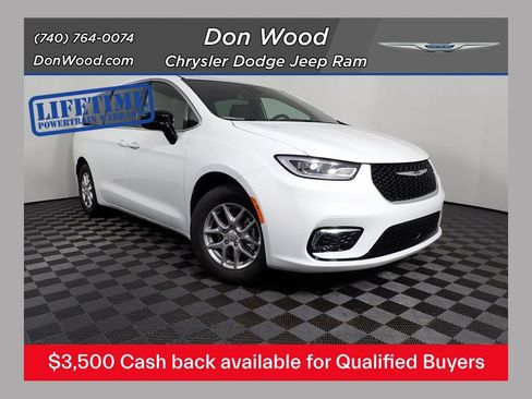 New 2026 Chrysler Pacifica Select image 1