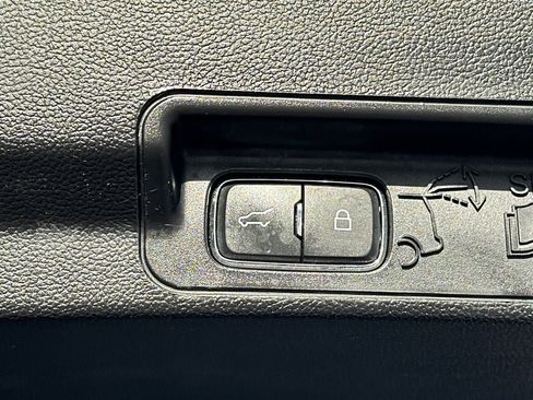 Used 2020 Ford Explorer ST image 19