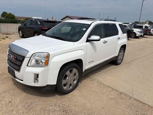 Used 2015 GMC Terrain SLT AWD/4WD image 1