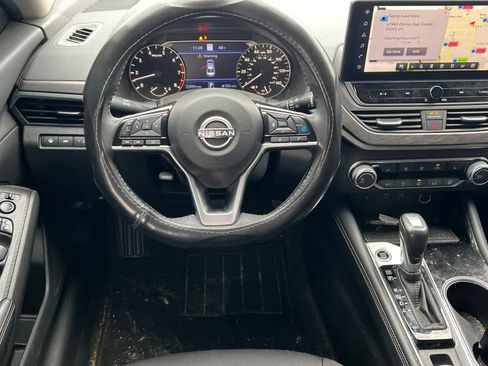 Used 2024 Nissan Altima 2.5 SV w/ SV Premium Package image 14