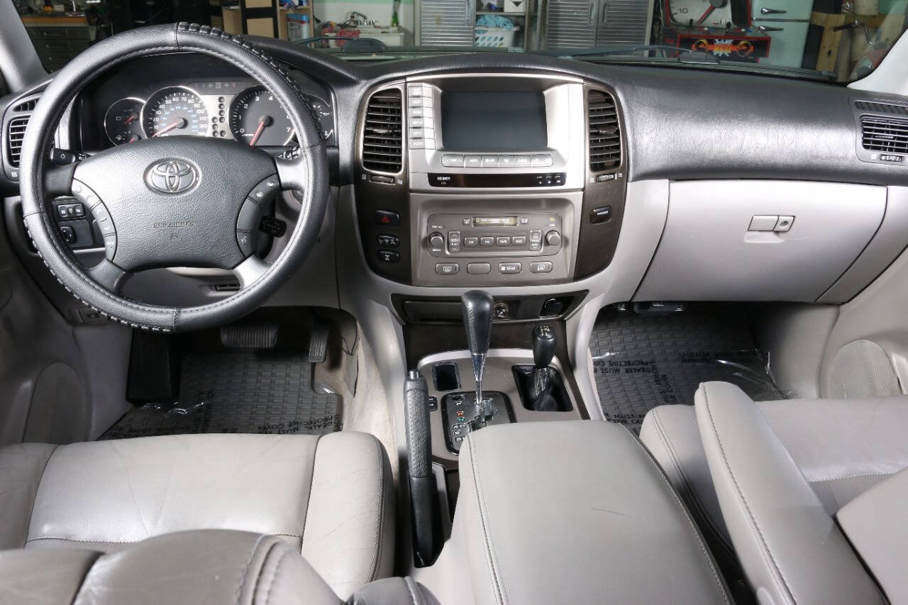 Used 2004 Toyota Land Cruiser AWD/4WD image 4