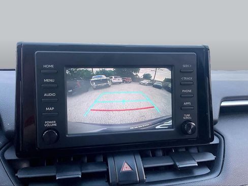 Used 2019 Toyota RAV4 LE FWD image 24