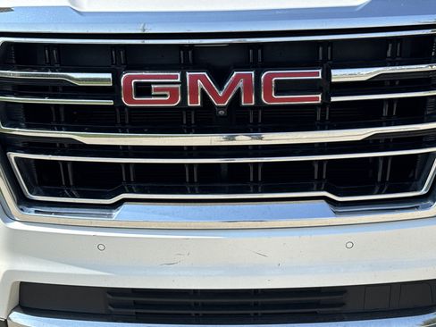 Used 2022 GMC Yukon XL SLT w/ SLT Luxury Package AWD/4WD image 9