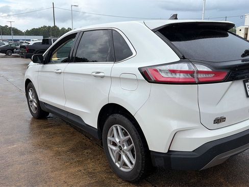 Used 2024 Ford Edge SEL w/ Convenience Package AWD/4WD image 2