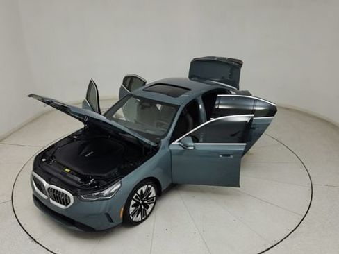 Used 2026 BMW i5 eDrive40 AWD/4WD image 31