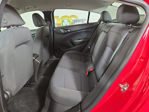Used 2018 Chevrolet Cruze LT FWD image 12