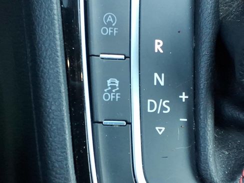 Used 2021 Volkswagen GTI SE image 21