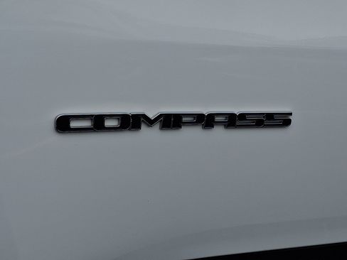 Used 2022 Jeep Compass Limited w/ Elite Group AWD/4WD image 30
