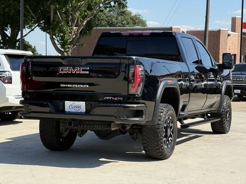 Used 2024 GMC Sierra 2500 AT4X AWD/4WD image 4