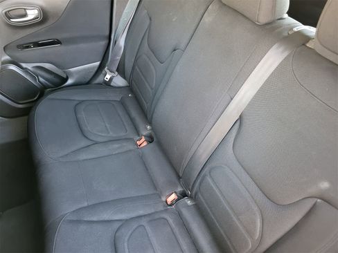 Used 2020 Jeep Renegade Latitude image 28