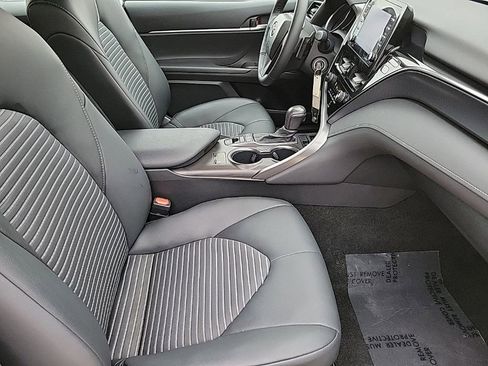 Used 2023 Toyota Camry SE w/ Cold Weather Package image 16