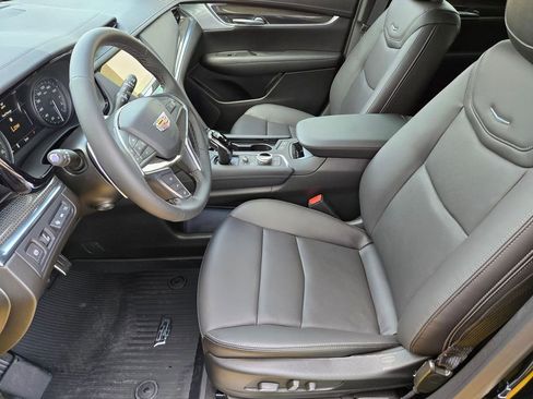 New 2026 Cadillac XT5 Sportv w/ LPO, Floor Liner Package image 11