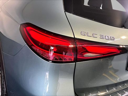 New 2026 Mercedes-Benz GLC 300 4MATIC image 5