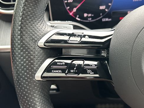 Certified 2024 Mercedes-Benz GLC 300 image 29