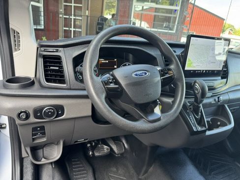 Used 2022 Ford Transit 150 Low Roof RWD image 9