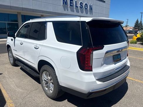 Used 2022 GMC Yukon SLT w/ SLT Premium Package AWD/4WD image 4