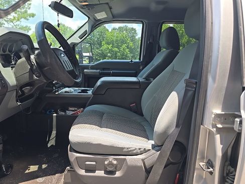 Used 2011 Ford F250 XLT w/ XLT Premium Pkg AWD/4WD image 2