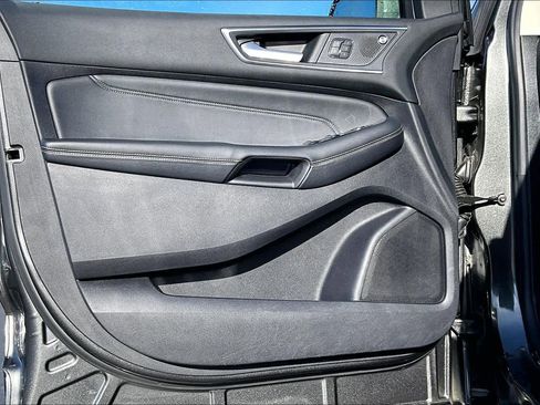 Used 2019 Ford Edge Titanium w/ Equipment Group 301A image 25