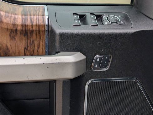 Used 2018 Ford F150 Lariat image 26