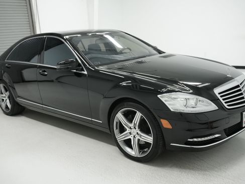 Used 2011 Mercedes-Benz S 550 image 3