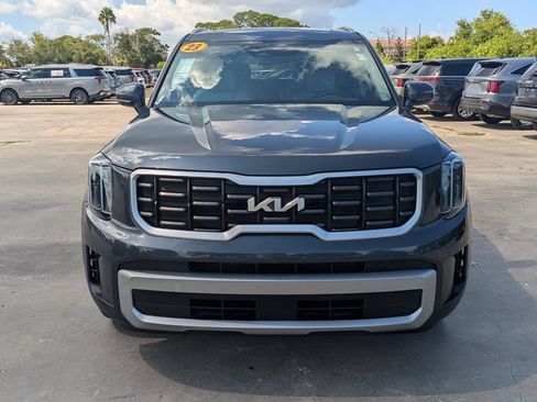 Used 2023 Kia Telluride S w/ S Sunroof Package FWD image 3
