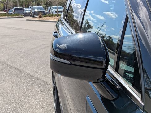 Used 2023 Kia Sorento SX image 12