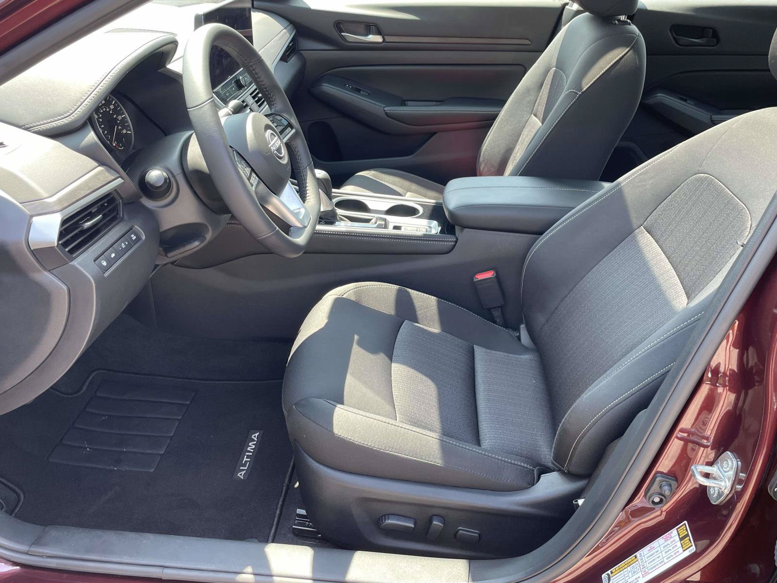 Used 2024 Nissan Altima 2.5 SV w/ SV Premium Package AWD/4WD image 11