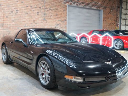 Used 2003 Chevrolet Corvette Z06 w/ Memory Package, 3 Drivers RWD image 3