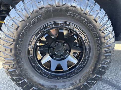 Used 2021 Ford F150 Lariat w/ Equipment Group 502A High image 12