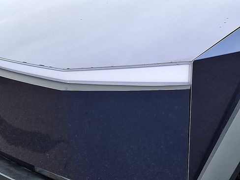 Used 2025 Tesla Cybertruck AWD Crew Cab image 9