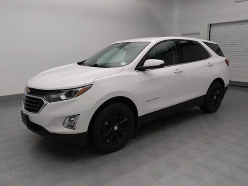 Used 2019 Chevrolet Equinox LT image 2