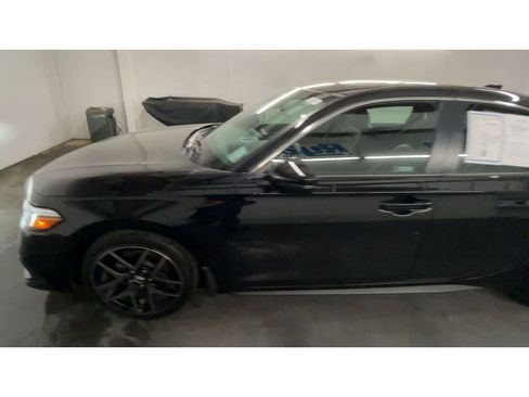 Used 2023 Honda Civic Sport Touring image 5