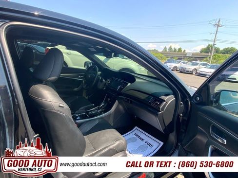 Used 2016 Honda Accord Touring image 12