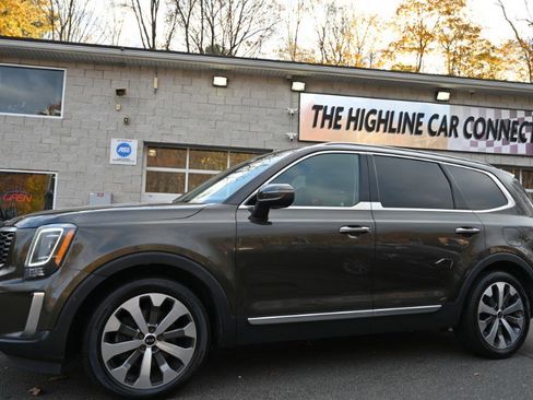 Used 2020 Kia Telluride S w/ S 8 Passenger Seating Package image 5