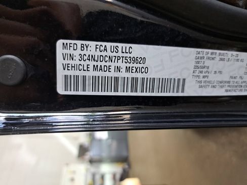 Certified 2023 Jeep Compass Limited AWD/4WD image 33