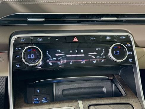 Used 2024 Genesis GV80 2.5T w/ Prestige Package AWD/4WD image 16