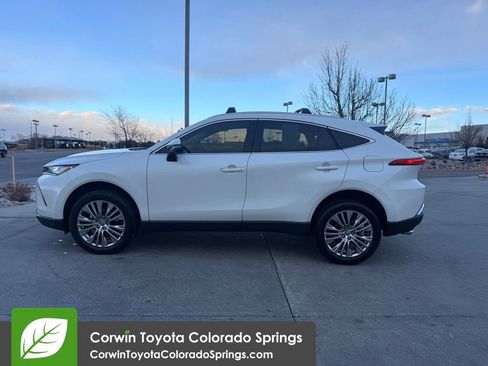 Used 2022 Toyota Venza Limited image 4