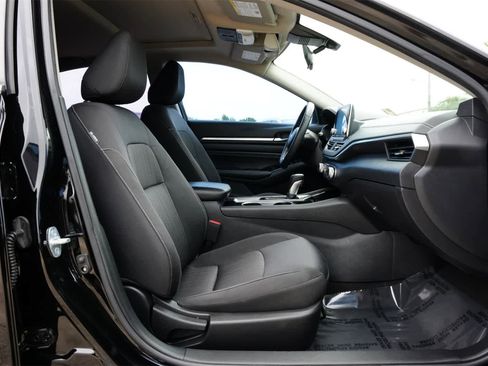 Used 2022 Nissan Altima 2.5 SV w/ SV Premium Package image 24