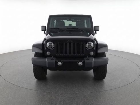 Used 2018 Jeep Wrangler Unlimited Sahara AWD/4WD image 5