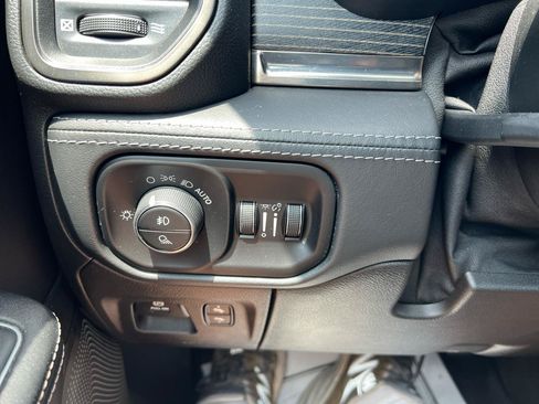 Used 2019 RAM 1500 Limited AWD/4WD image 24