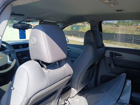 Used 2017 Chevrolet Traverse LT w/ Style and Technology Package FWD image 14