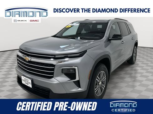 Used 2026 Chevrolet Traverse LT w/ Driver Confidence Package AWD/4WD image 1